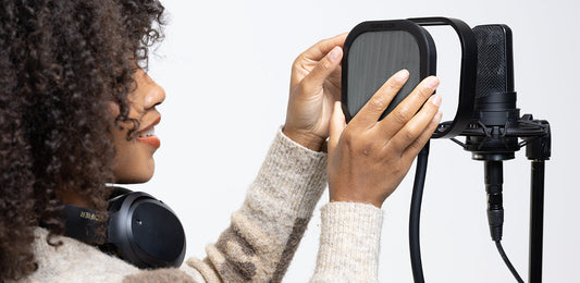 Interchangeable Pop Filters vs Standard Pop Filters: A Complete Guide for Vocal Recording and Podcasting