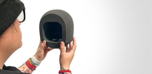 How to Get Better Voice-Over Sound With Wireless Microphones for YouTube, Podcasts, and Social Media