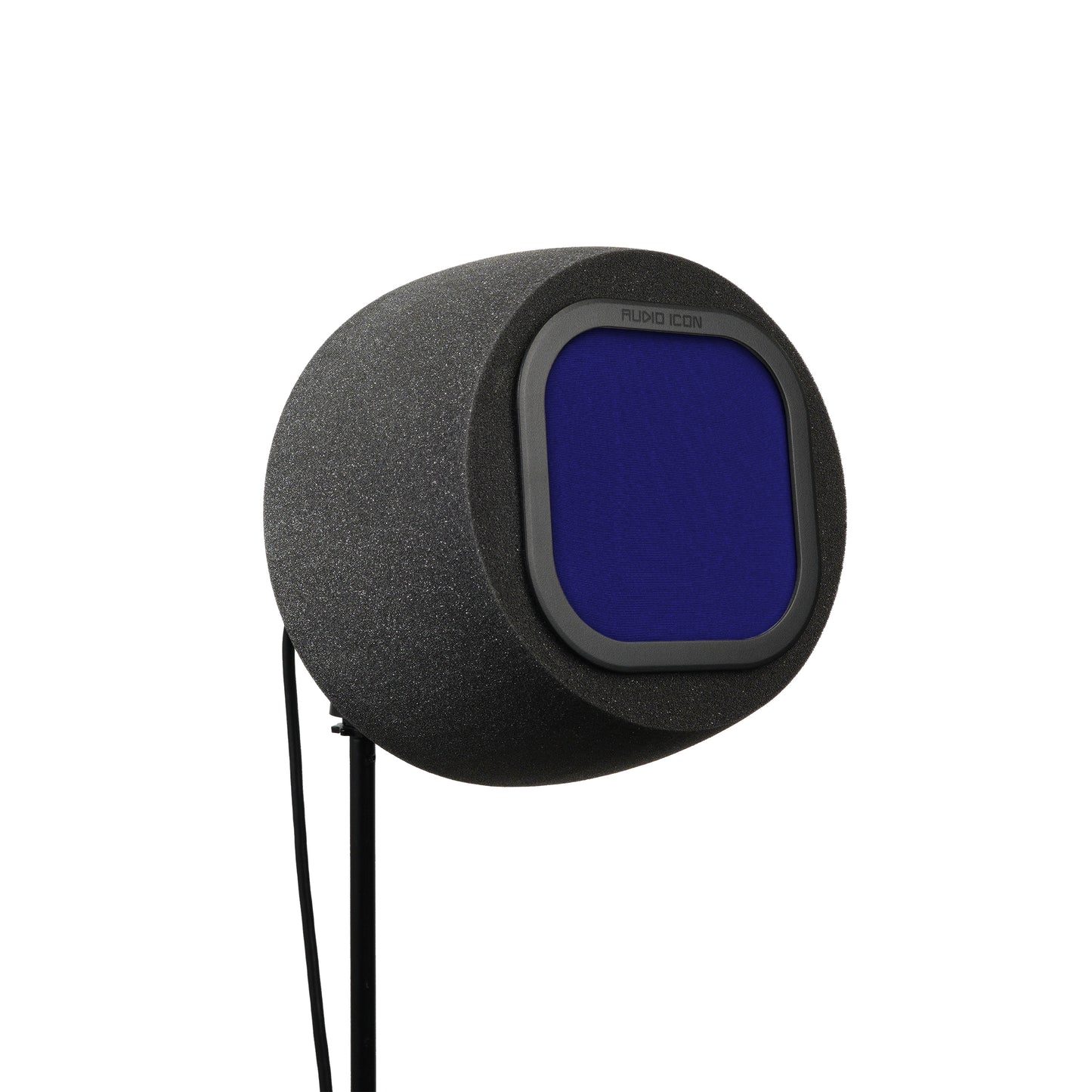 Audio Icon 7A Isolation booth facing right at 3/4 view with $ mesh pop filter